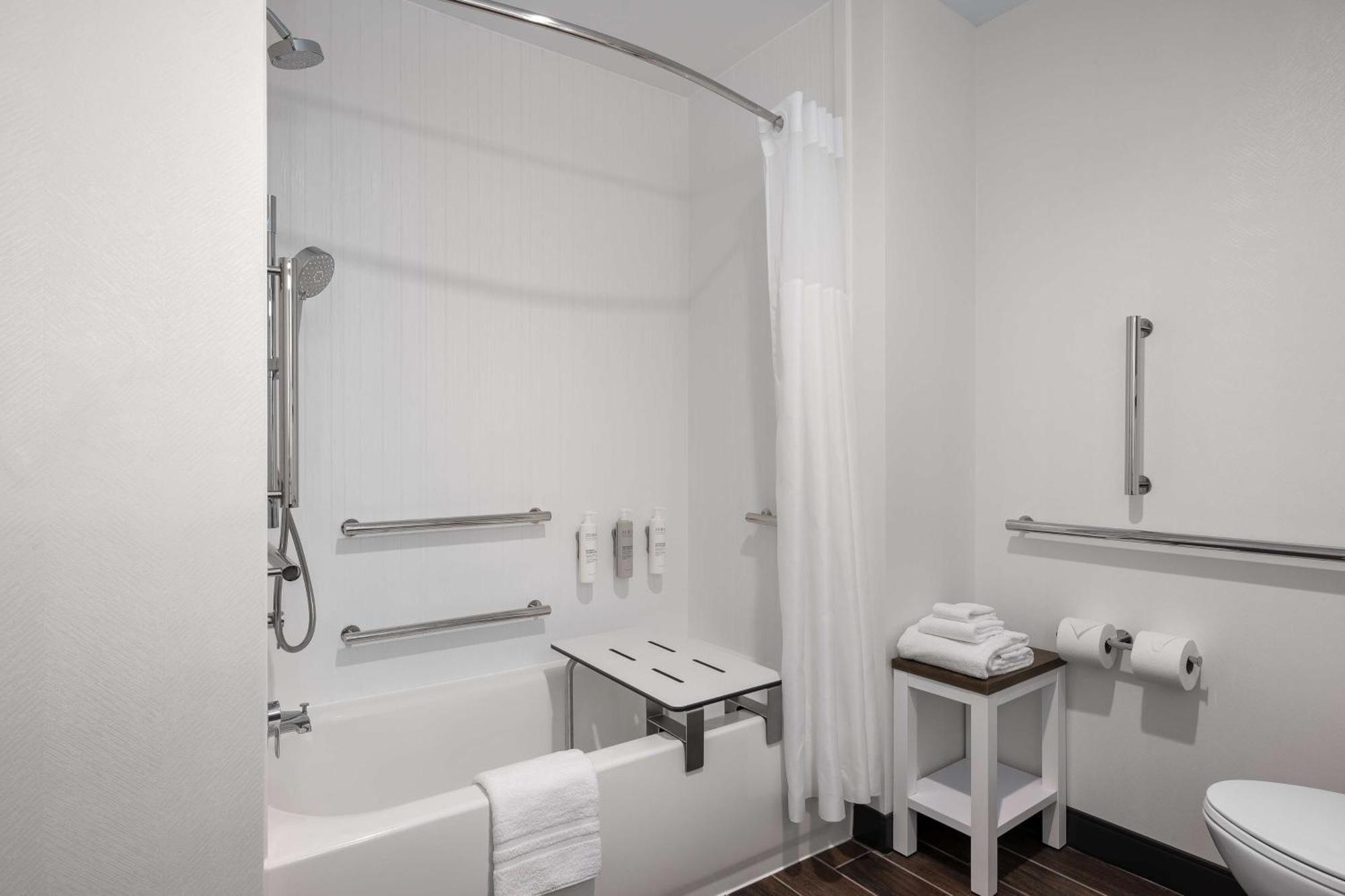 Hampton Inn & Suites By Hilton Pittsboro المظهر الخارجي الصورة
